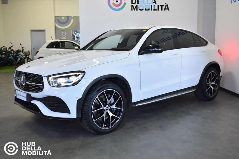 Usata Mercedes GLC300 Premium 245 CV (180 kW) 2022 Bianco Coupé