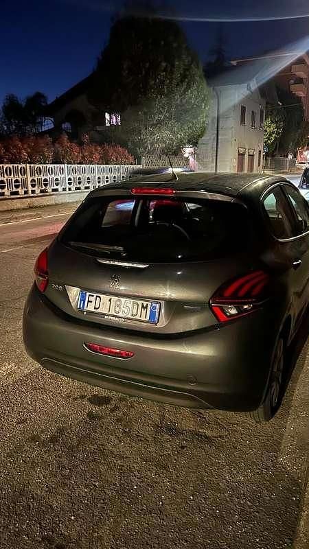 Usata Peugeot 208 Active 75 CV (55 kW) 2016 Utilitaria