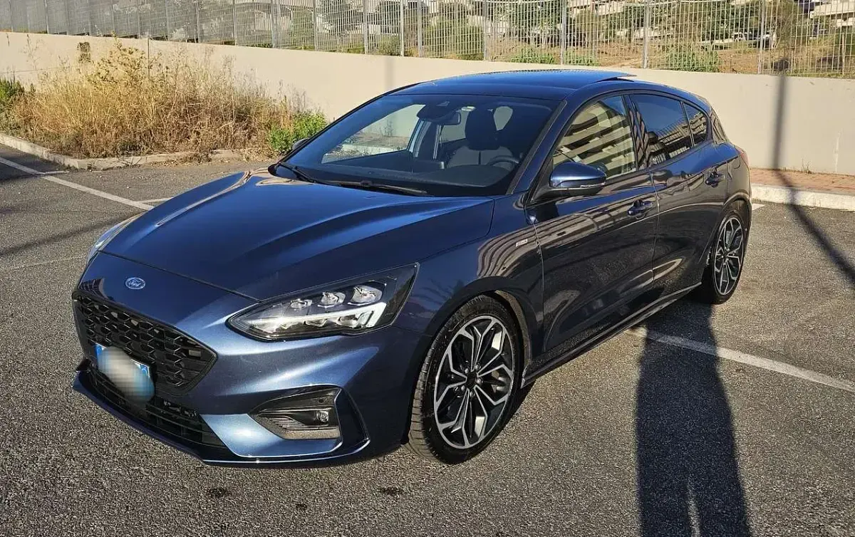 Usata Ford Focus ST-Line 120 CV (88 kW) 2018 Blu Berlina