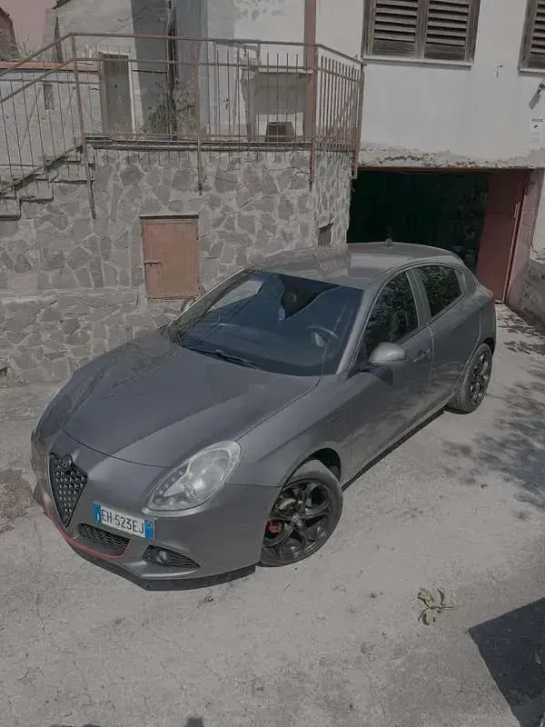 Usata Alfa Romeo Giulietta Progression 105 CV (77 kW) 2011 Utilitaria