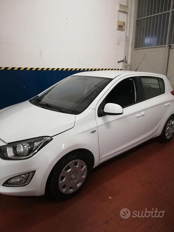 Usata 2013 Hyundai i20 | 5500 € (Buon prezzo) - Immagine 1/4