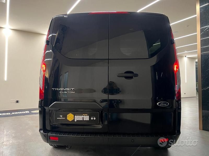 Usata Ford Transit Custom 131 CV (96 kW) 2021 Nero Monovolume