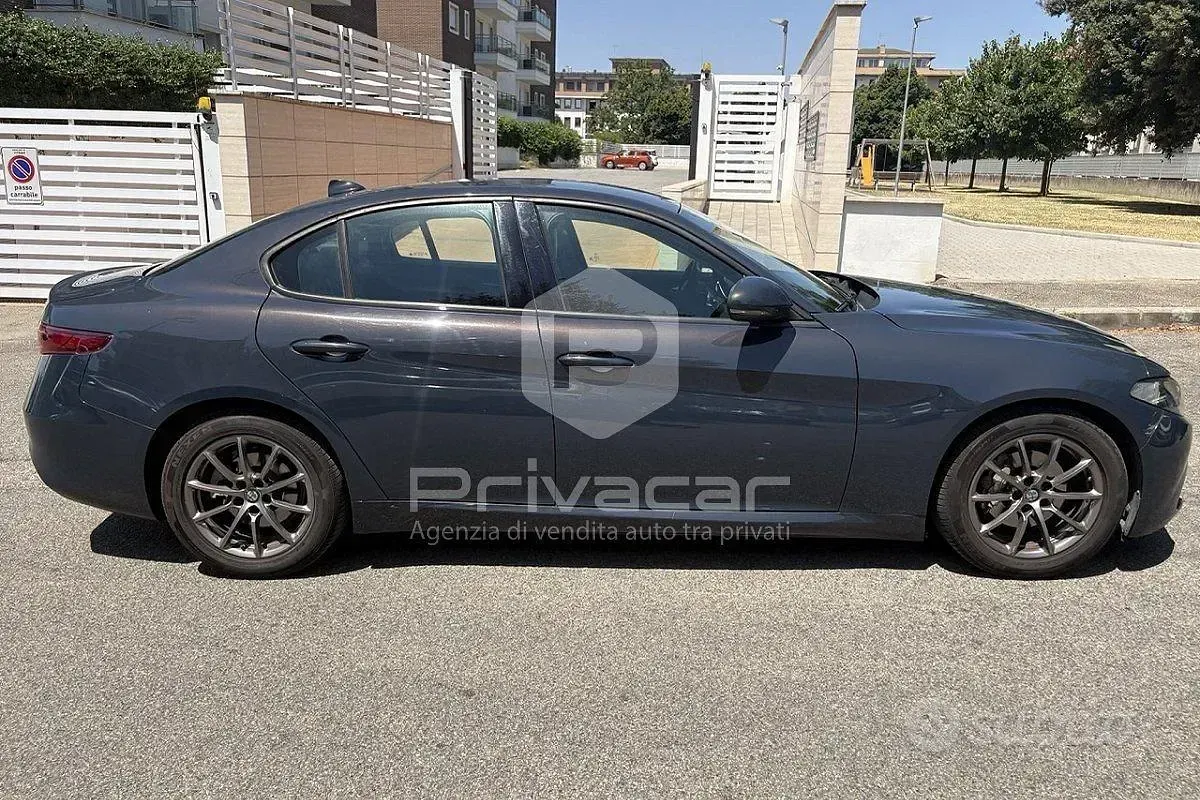 Usata Alfa Romeo Giulia Business 150 CV (110 kW) 2018 Grigio Berlina