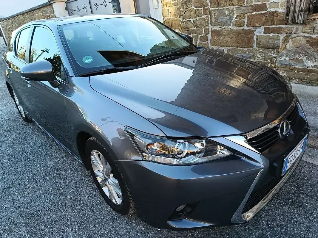 Usata Lexus CT200h Executive Line 99 CV (72 kW) 2016 Argento Berlina