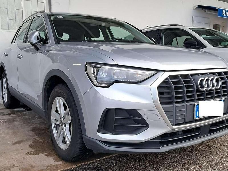 Argento floret metallizz Usata 2019 Audi Q3 Business SUV | 18.400 € (Buon prezzo) - Immagine 1/4
