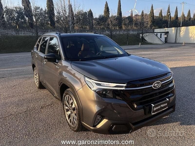 Nuova Subaru Forester Premium 136 CV (100 kW) 2025 Grigio SUV