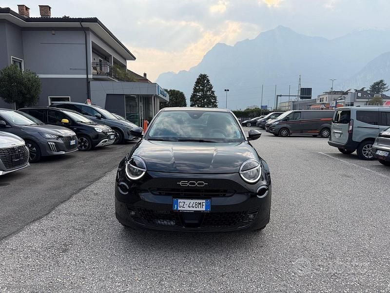 Usata Fiat 600 Comfort 145 CV (106 kW) 2025 Nero SUV