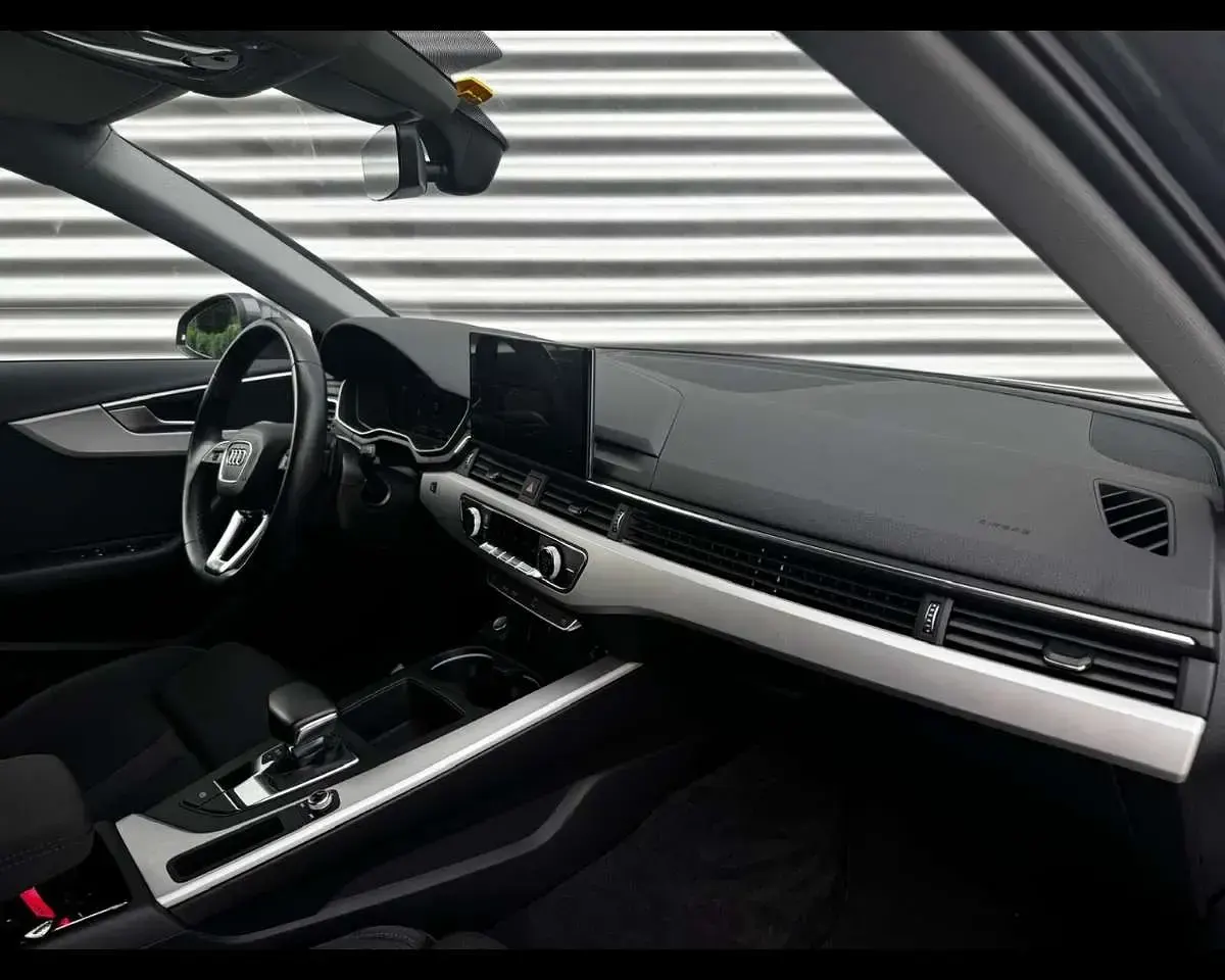 Usata Audi A4 S-Line 150 CV (110 kW) 2023 Grigio daytona perlato Station wagon