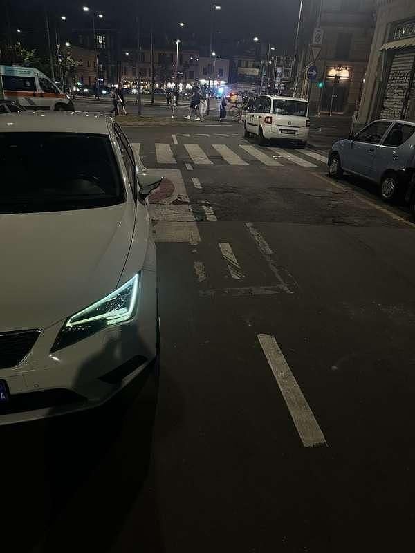 Usata 2013 Seat Leon Style Tre volumi | 7000 € (Buon prezzo) - Immagine 1/4