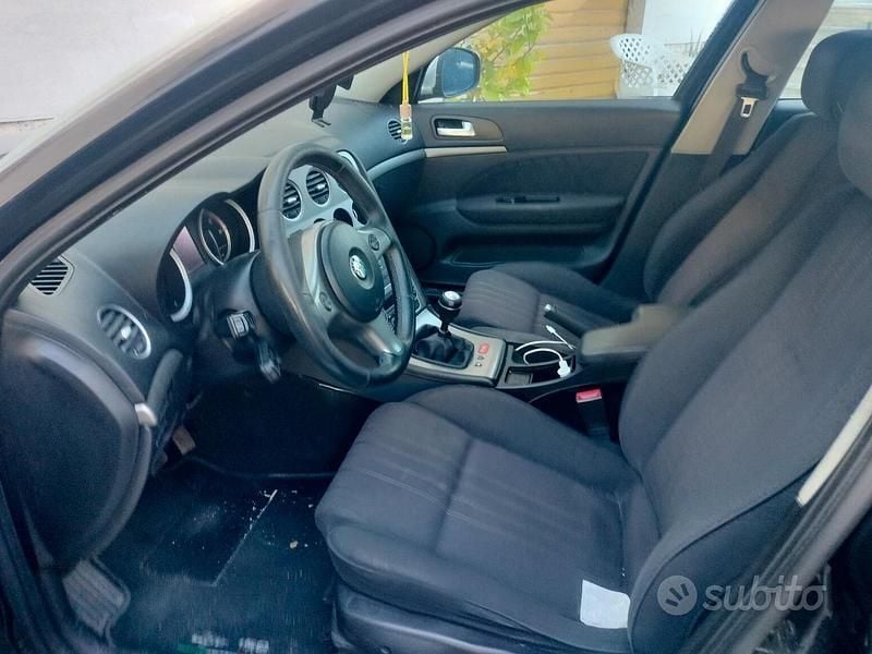 Second-hand Alfa Romeo 159 150 CP (110 kW) 2010 Negru Break