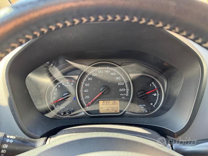 Usata Toyota Yaris 2015 Marrone Utilitaria