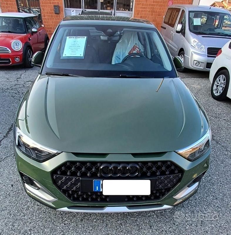 Grigio Usata 2025 Audi A1 Tre volumi | 28.200 € (Cara) - Immagine 1/4