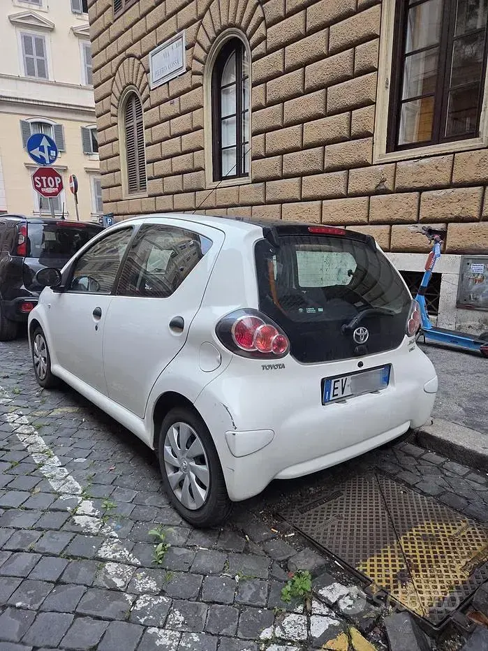 Usata Toyota Aygo Connect Style 68 CV (50 kW) 2014 Bianco Utilitaria