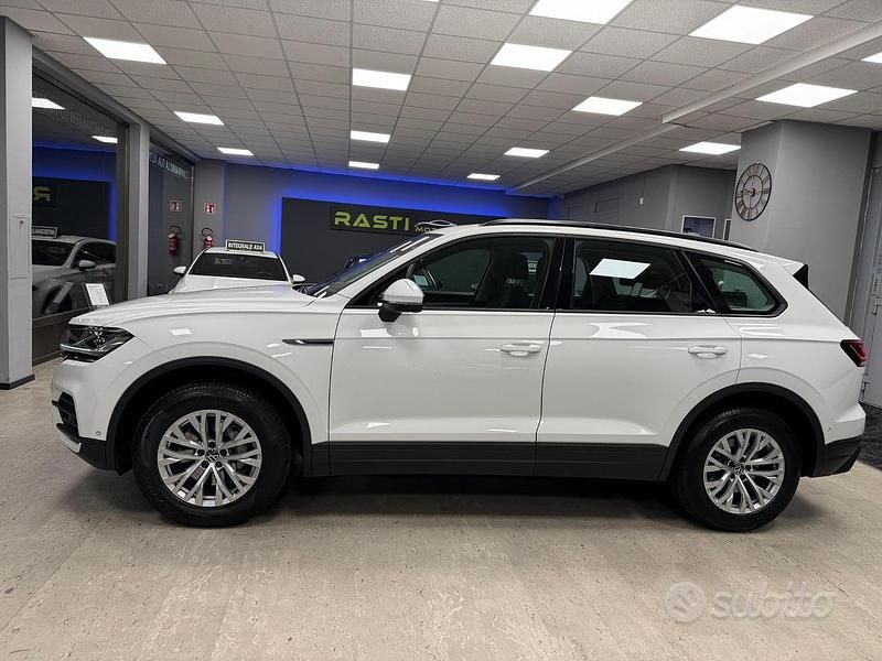 Usata VW Touareg Elegance 231 CV (169 kW) 2020 Bianco SUV