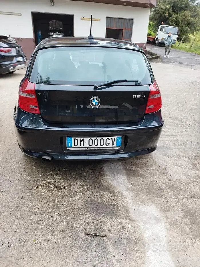 Usata BMW 118 143 CV (105 kW) 2007 Nero Utilitaria