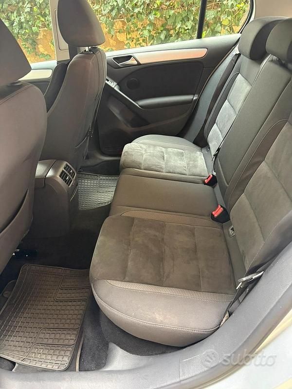 Usata VW Golf VI Highline 105 CV (77 kW) 2011 Grigio Utilitaria