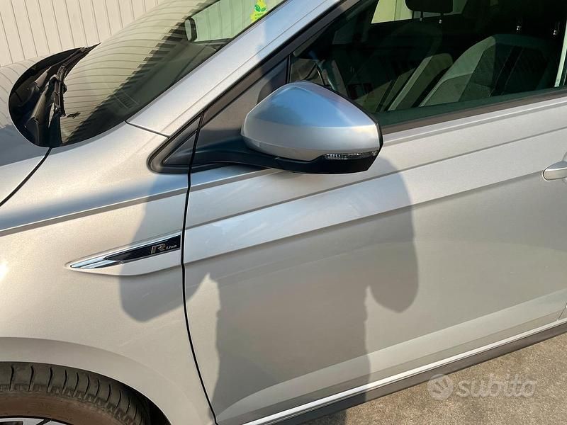 Usata VW Polo R-line 95 CV (69 kW) 2018 Grigio Utilitaria