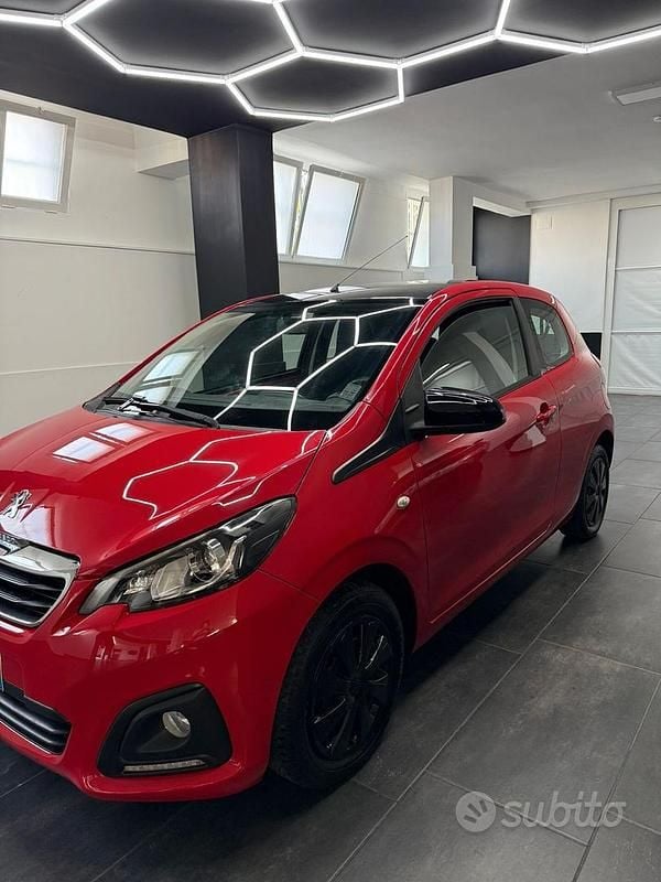 Usata Peugeot 108 Allure 69 CV (50 kW) 2015 Rosso Utilitaria