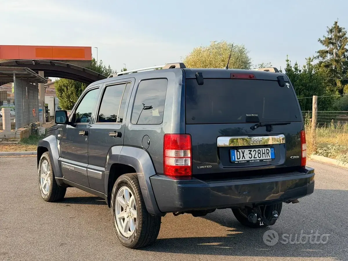 Usata Jeep Cherokee Limited 177 CV (130 kW) 2009 Bluazzurro SUV