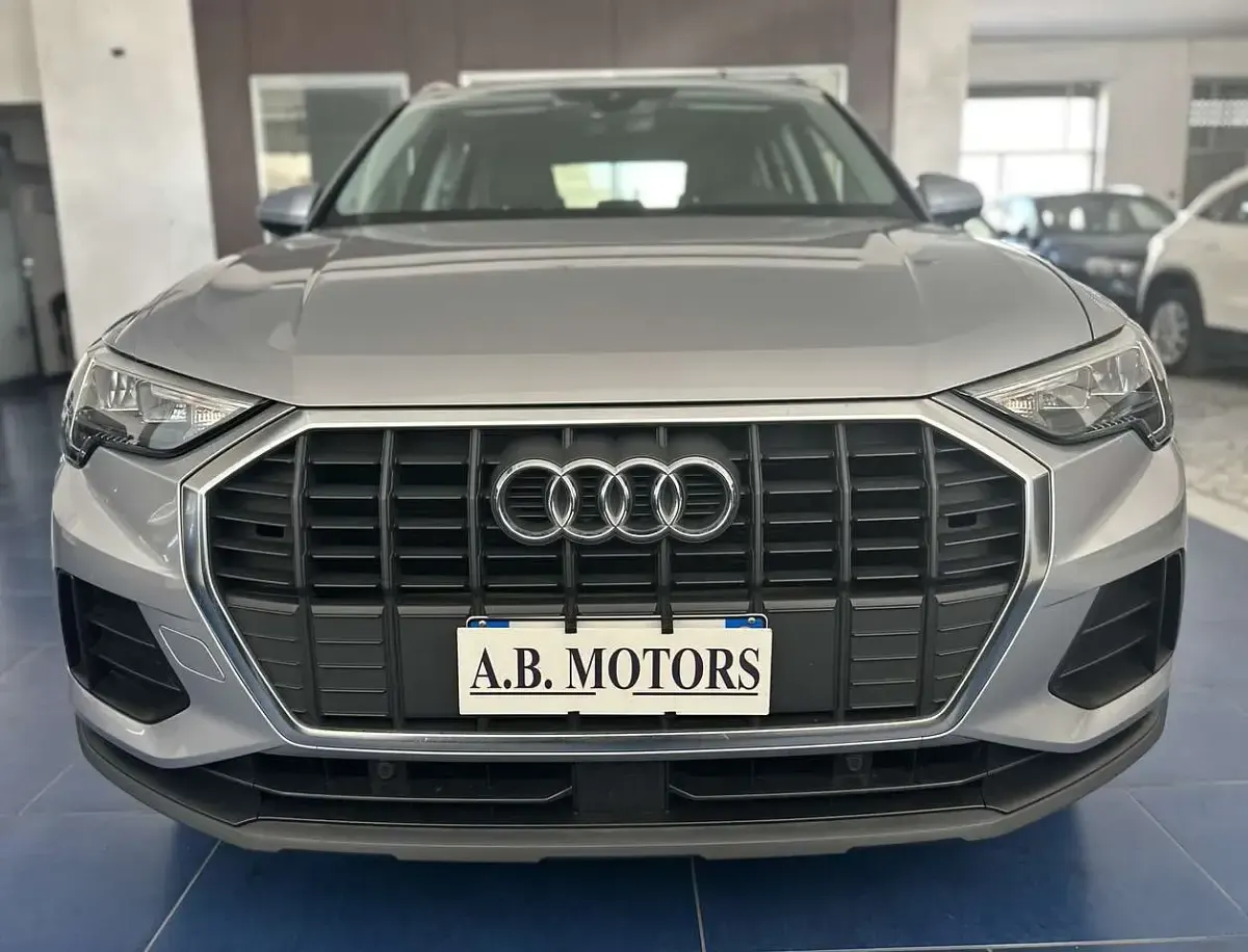 Usata Audi Q3 Business 150 CV (110 kW) 2019 Argento SUV
