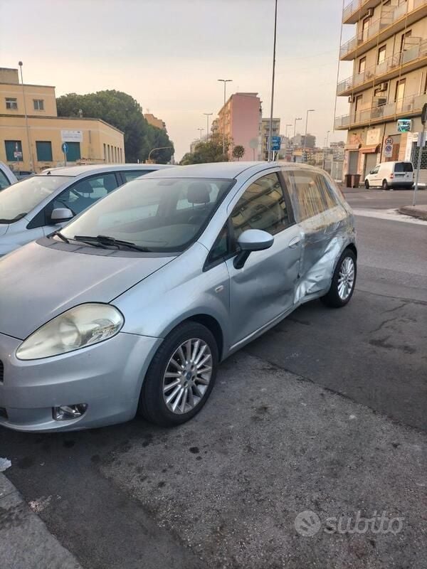 Usata Fiat Grande Punto 90 CV (66 kW) 2006 Utilitaria