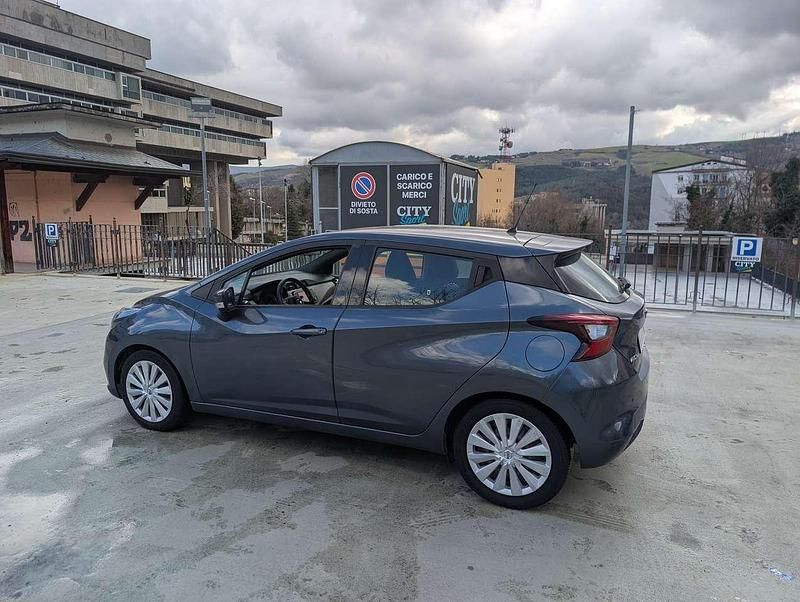 Usata Nissan Micra 90 CV (66 kW) 2021 Grigio Utilitaria