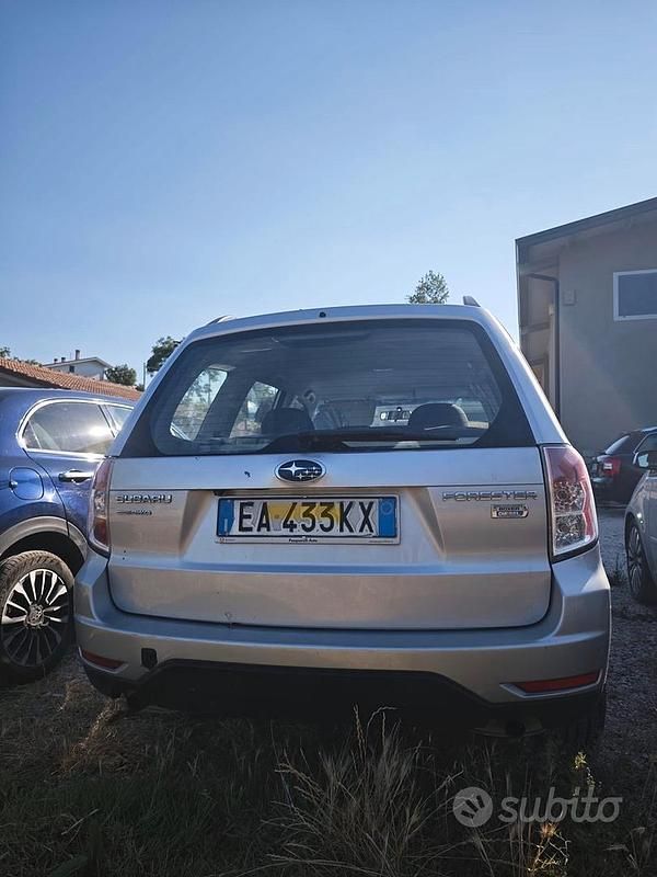 Usata Subaru Forester 2011 Grigio SUV