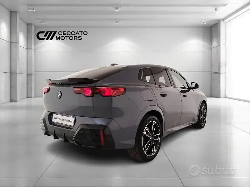 Usata BMW iX2 M Sport 67 kW (92 CV) 2025 Grigio SUV