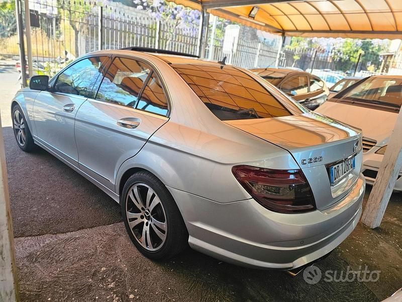 Usata Mercedes C220 170 CV (125 kW) 2008 Argento Berlina