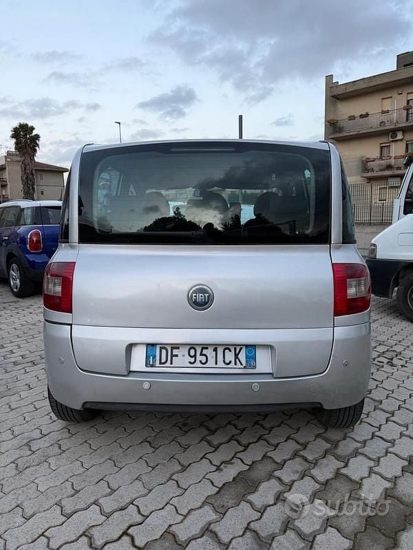 Usata Fiat Multipla Emotion 120 CV (88 kW) 2006 Grigio Monovolume