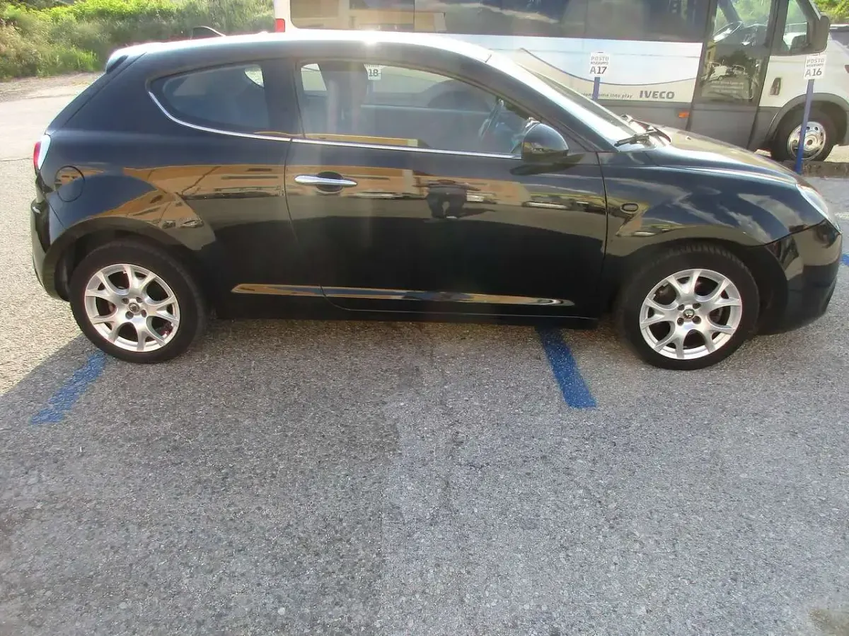 Usata Alfa Romeo MiTo Distinctive 84 CV (61 kW) 2014 Nero Utilitaria
