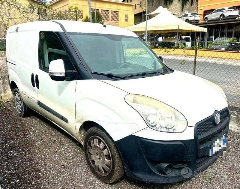 Usata Fiat Doblò Active 120 CV (88 kW) 2011 Bianco Monovolume
