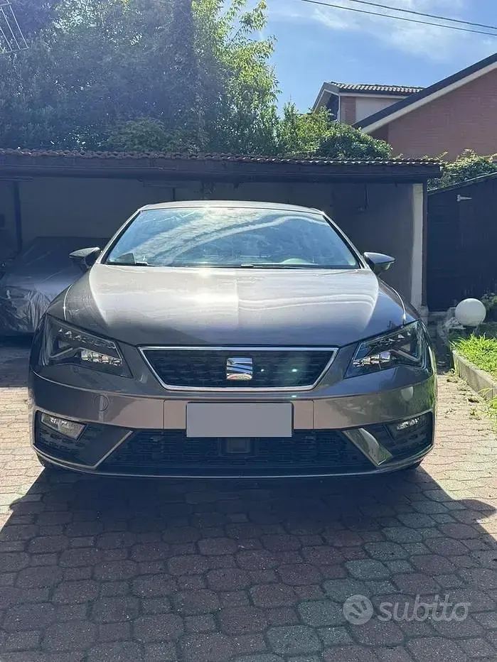 Usata Seat Leon Business 110 CV (80 kW) 2017 Grigio Berlina