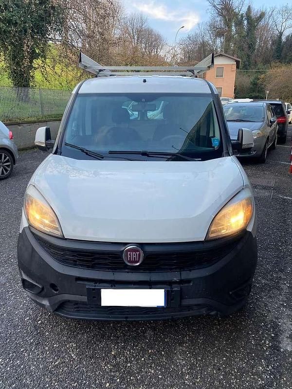 Usata Fiat Doblò 120 CV (88 kW) 2016 Bianco Monovolume