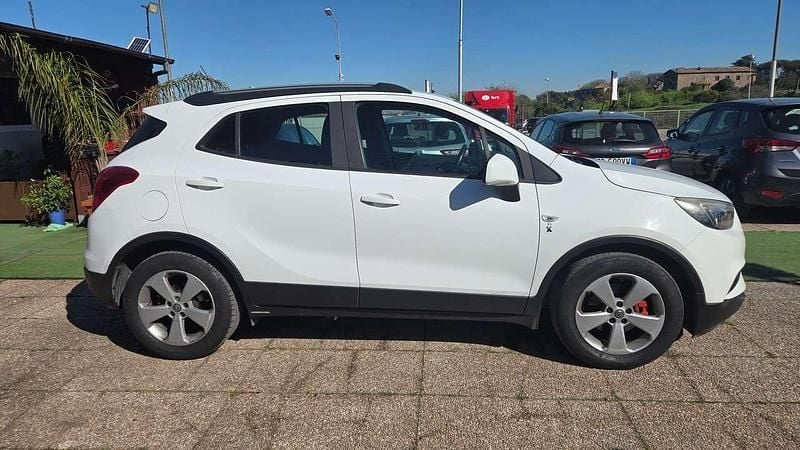 Usata Opel Mokka X Innovation 110 CV (80 kW) 2017 White color SUV