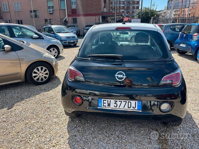 Usata Opel Adam 70 CV (51 kW) 2014 Utilitaria