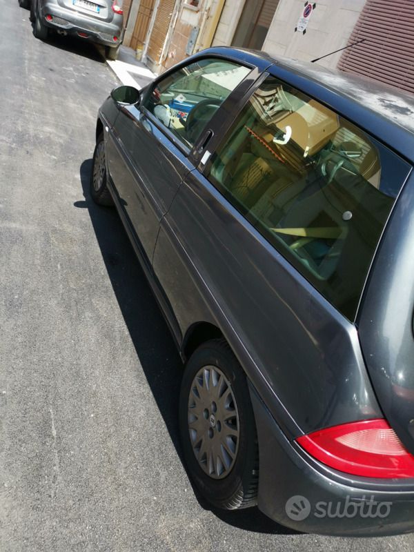 Usata 2002 Lancia Ypsilon Due volumi | 600 € (Super prezzo) - Immagine 1/4