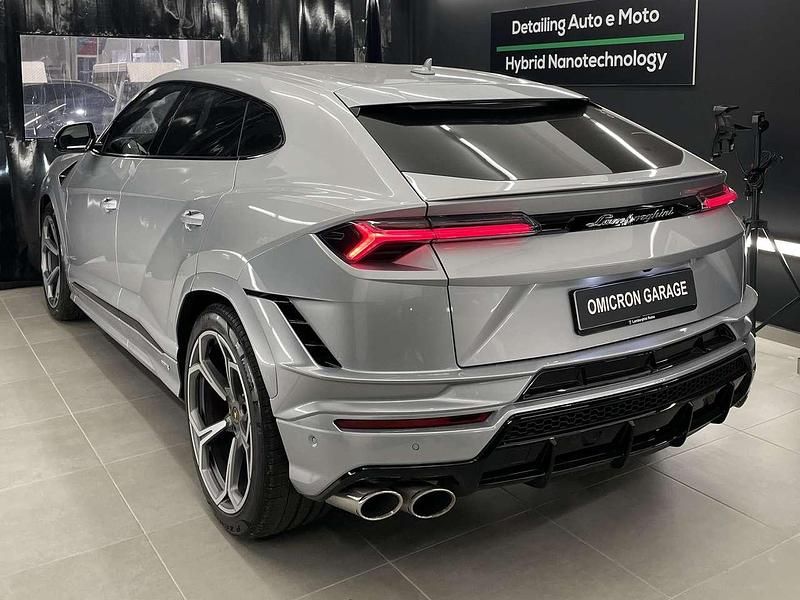 Usata Lamborghini Urus 650 CV (478 kW) 2023 Argento SUV