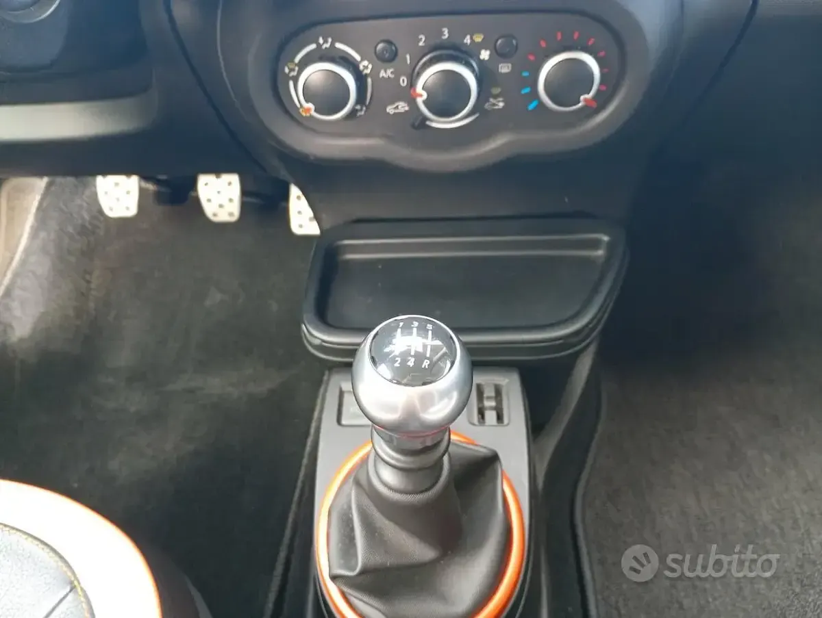 Usata Renault Twingo Intens 69 CV (50 kW) 2018 Utilitaria