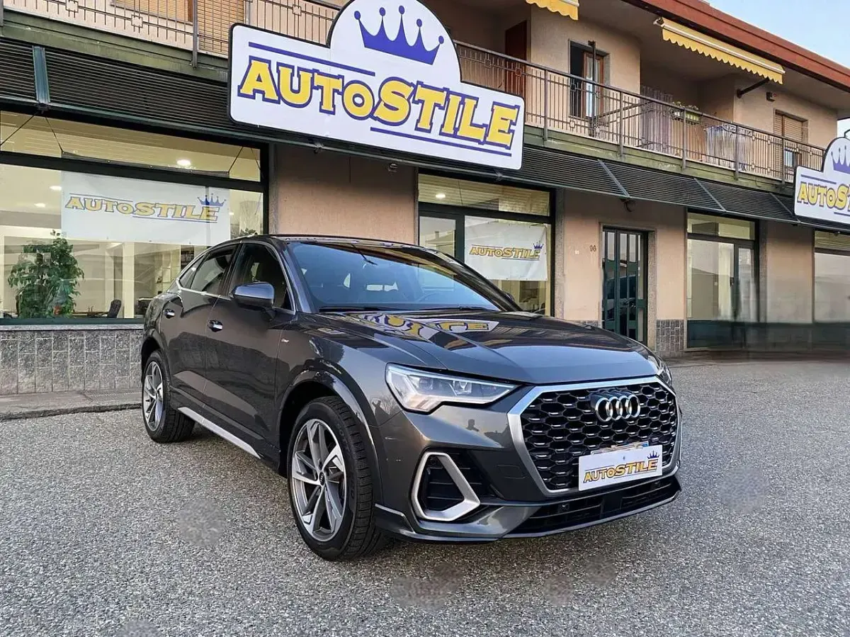 Usata Audi Q3 Sportback S-Line 150 CV (110 kW) 2022 Grigio daytona SUV