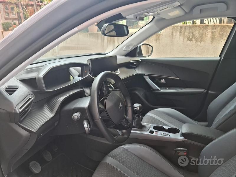 Usata Peugeot 2008 130 CV (95 kW) 2020 Grigio SUV