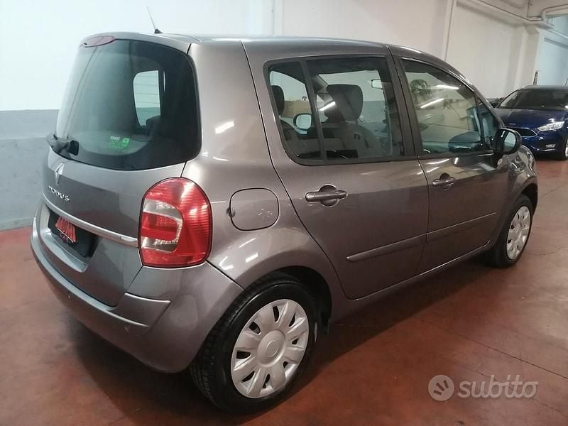 Usata Renault Modus 90 CV (66 kW) 2012 Grigio Monovolume