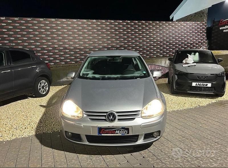 Usata VW Golf IV Sportline 105 CV (77 kW) 2005 Grigio Berlina