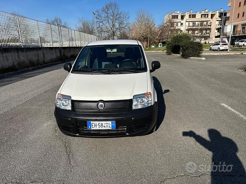 Bianco Usata 2011 Fiat Panda Emotion Berlina | 2900 € (Super prezzo) - Immagine 1/4