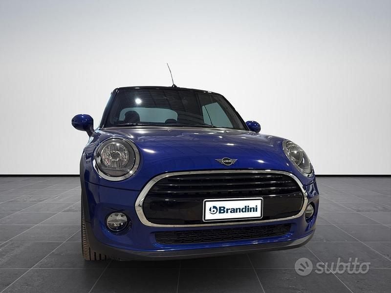 Usata Mini Cooper D Cabriolet 116 CV (85 kW) 2019 Blu Cabrio