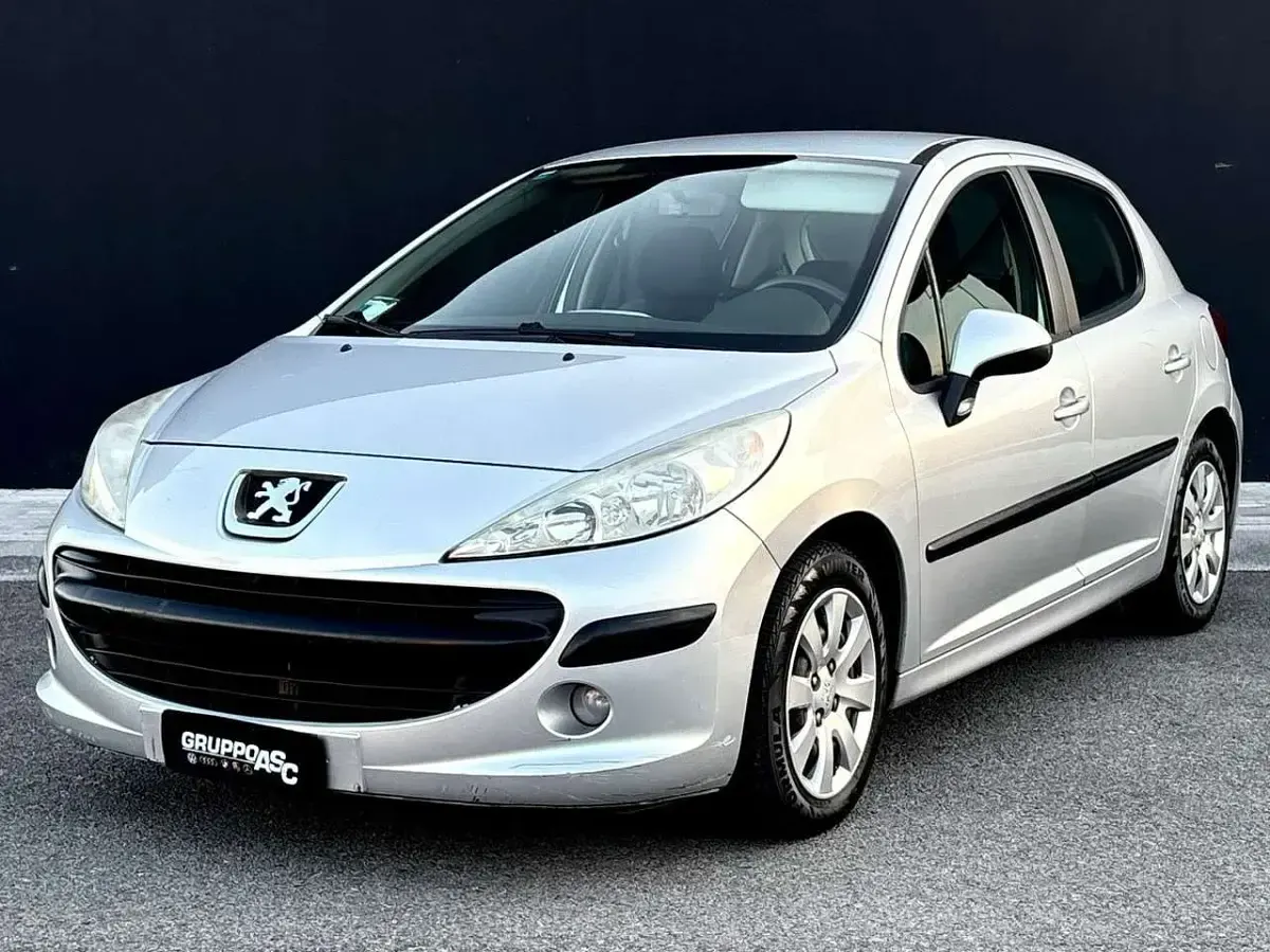 Usata Peugeot 207 68 CV (50 kW) 2006 Argento Berlina