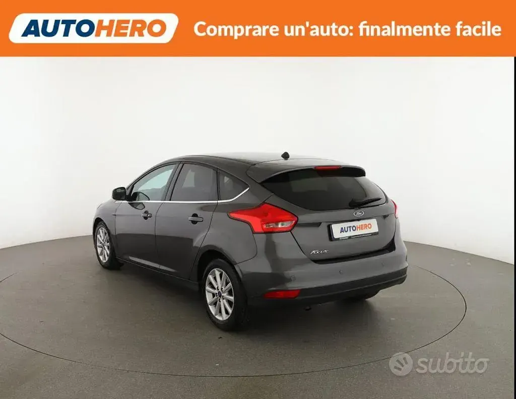 Usata Ford Focus 120 CV (88 kW) 2018 Grigio Berlina