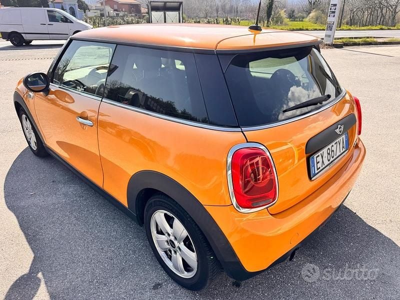 Usata Mini ONE 75 CV (55 kW) 2014 Arancione Utilitaria