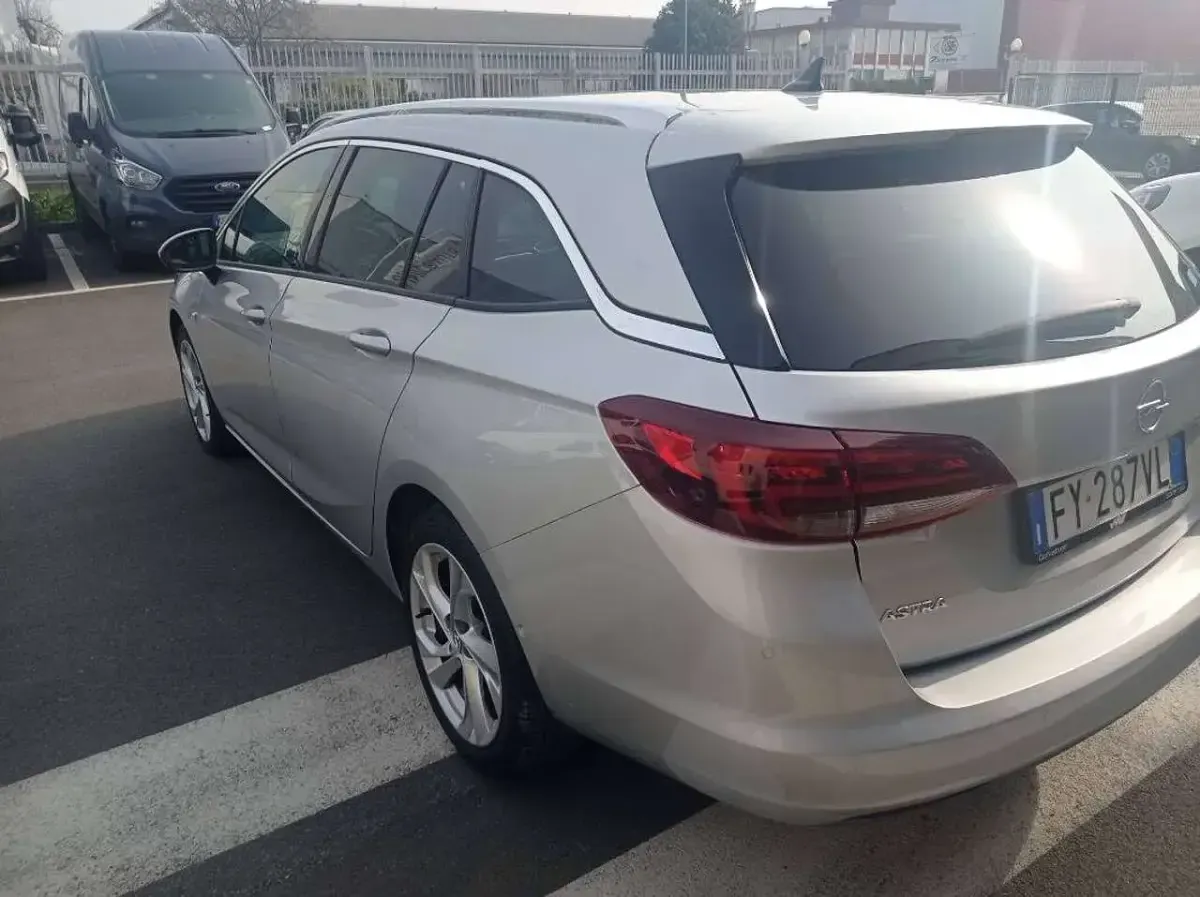 Usata Opel Astra Business Elegance 122 CV (89 kW) 2020 Argento Station wagon