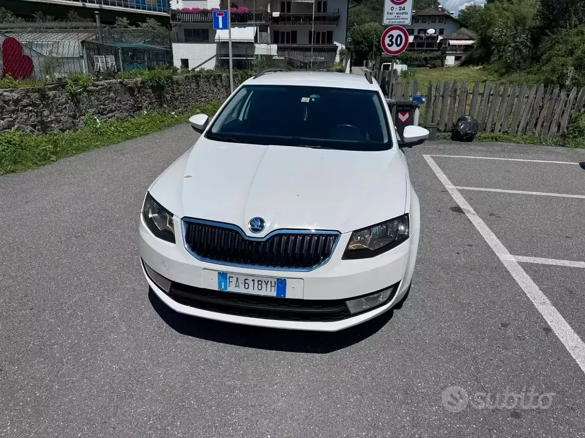 Usata Skoda Octavia 110 CV (80 kW) 2015 Bianco Station wagon